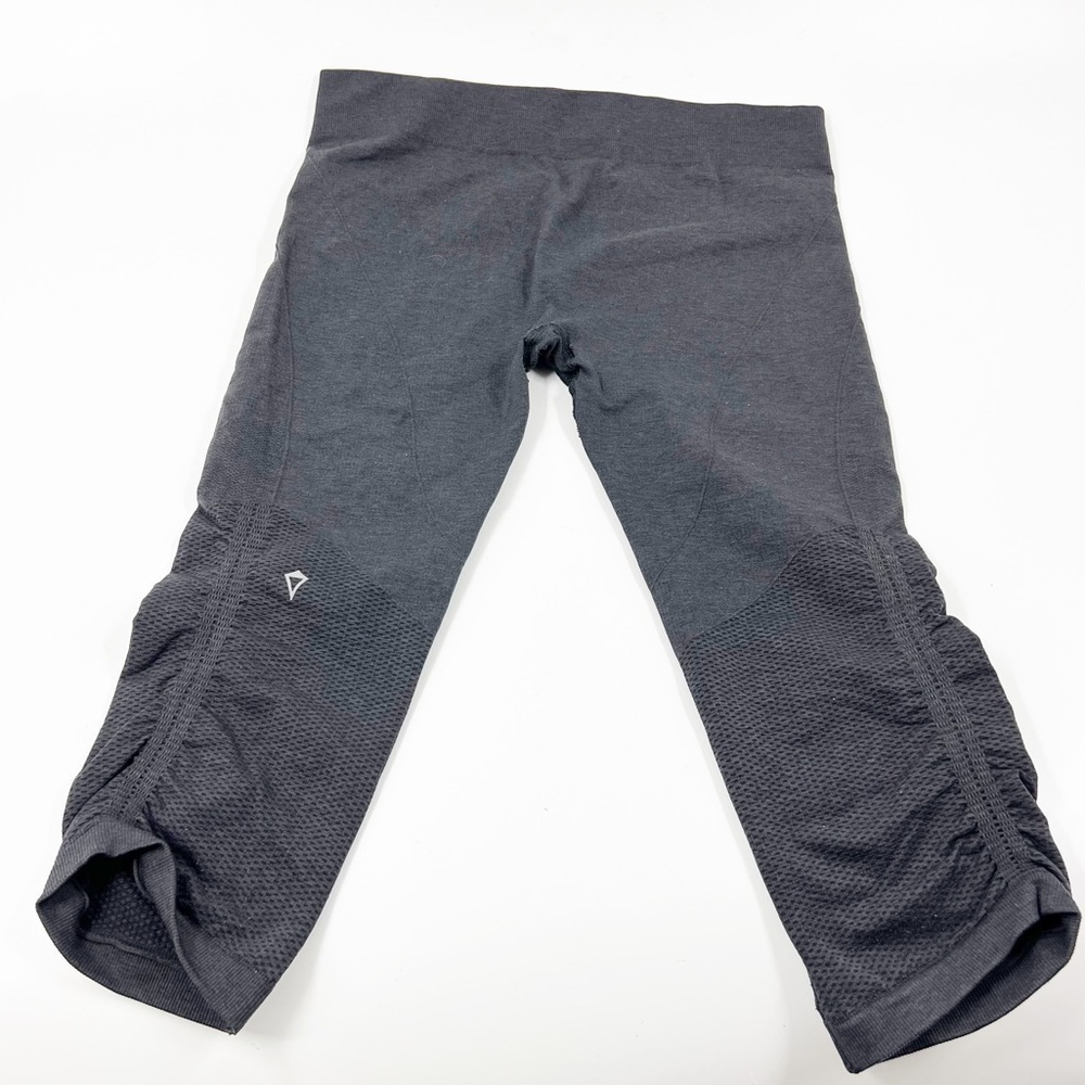 ✅ Ivivva cropped leggings girls Lululemon 14 GREY
